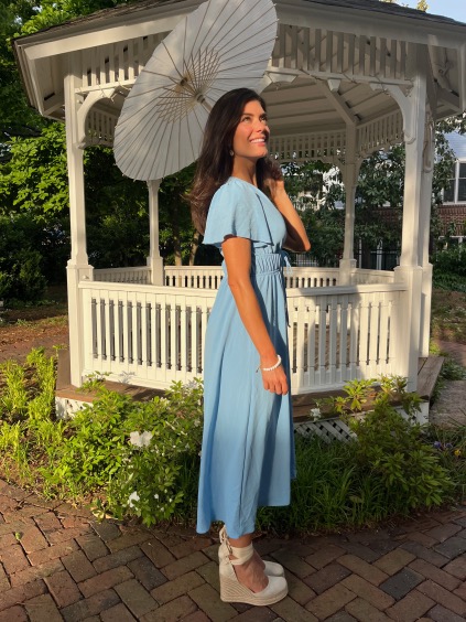 Allison - lawyer, artist, runner, influencer, model and goal-crusher.