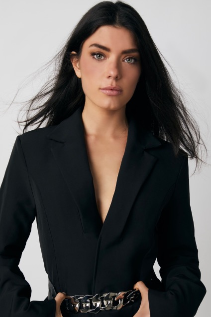 Allison - lawyer, artist, runner, influencer, model and goal-crusher.