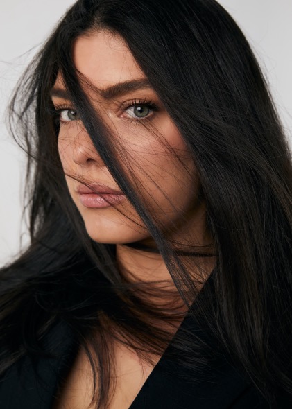 Allison - lawyer, artist, runner, influencer, model and goal-crusher.